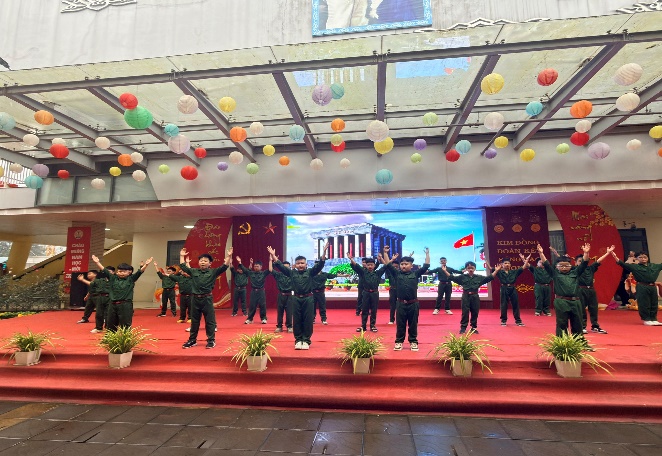 C:\Users\User-1\Desktop\Pháp luật\z7601213692149_671f75c02d9e11bcb4d99d04a1e23de5.jpg