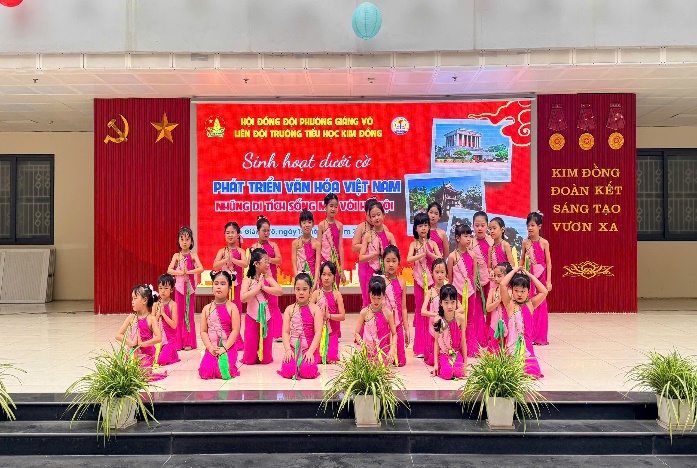 C:\Users\User-1\Desktop\95 năm\z7719251649044_b63211fa483270130d4dd9829e99aeb6.jpg