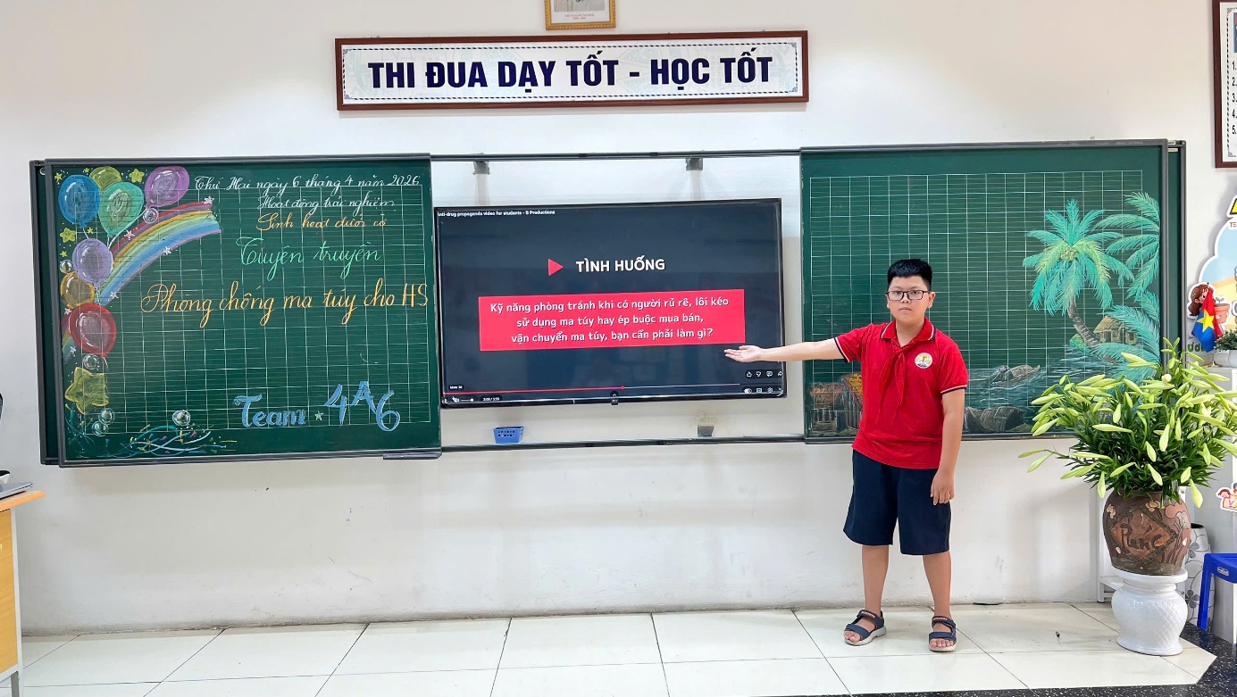 C:\Users\User-1\Desktop\95 năm\z7695926607077_bf9dfd5d562559b7b46dac062e1ce220.jpg