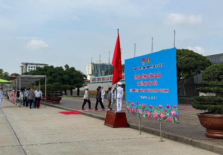 C:\Users\User-1\Desktop\Kết nạp Đội LB\z7792069687072_4ace2b237521337ab55c1de5592a52ee.jpg